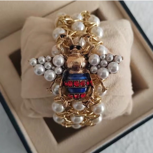 Vintage Luxury Honeybee Elegant Gold Pearl Adjustable Elastic Bee Bracelet - Picture 1 of 2